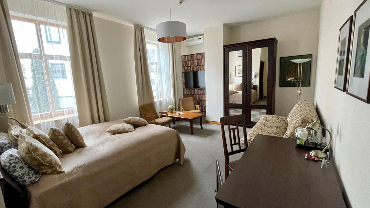 Hotel Vilhelmine リエパーヤ エクステリア 写真